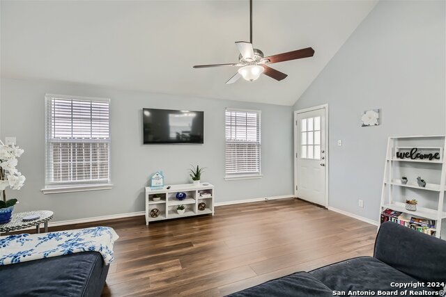 Listing photo id 16 for 9530 Swans Crossing