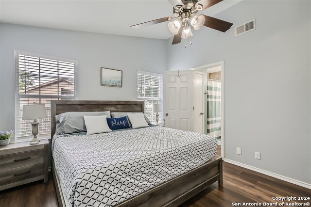 Listing photo id 20 for 9530 Swans Crossing