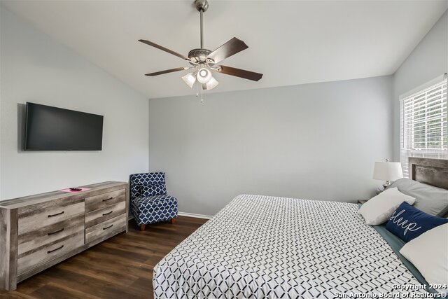 Listing photo id 21 for 9530 Swans Crossing