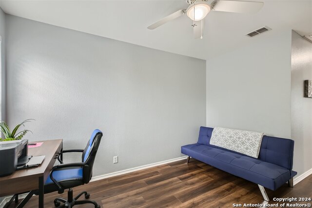 Listing photo id 23 for 9530 Swans Crossing