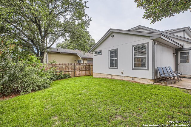 Listing photo id 25 for 9530 Swans Crossing