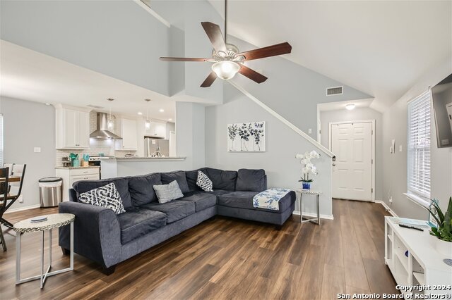Listing photo id 1 for 9530 Swans Crossing