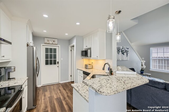 Listing photo id 3 for 9530 Swans Crossing