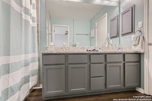 Listing photo id 7 for 9530 Swans Crossing