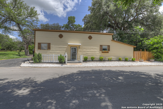 Details for 332 Klein W, Seguin, TX 78155