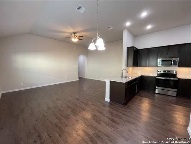 Image 3 of 24 For 10015 Westover Bluff  101
