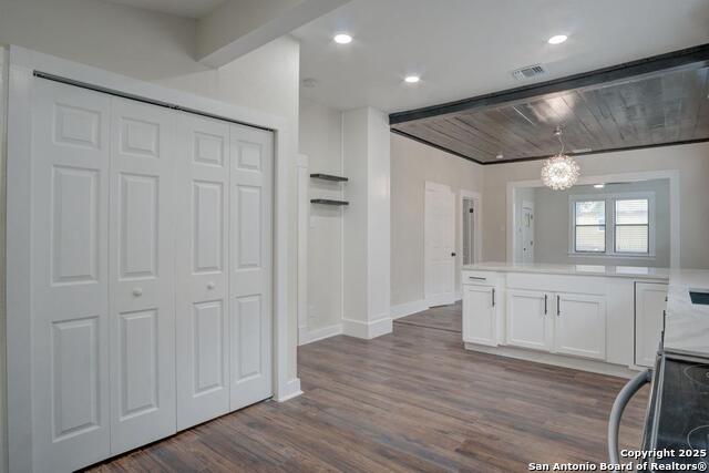 Image 11 of 24 For 1413 Burnet