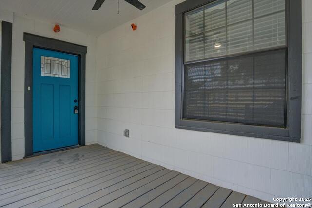 Image 2 of 24 For 1413 Burnet