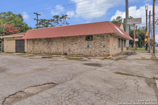 Listing photo id 0 for 601 Cupples Rd