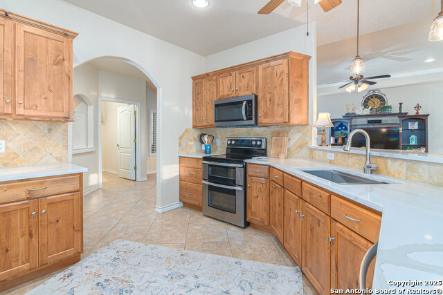 Listing photo id 12 for 170 Castle Breeze