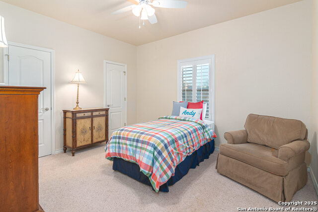Listing photo id 24 for 170 Castle Breeze