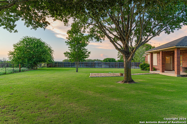 Listing photo id 33 for 170 Castle Breeze