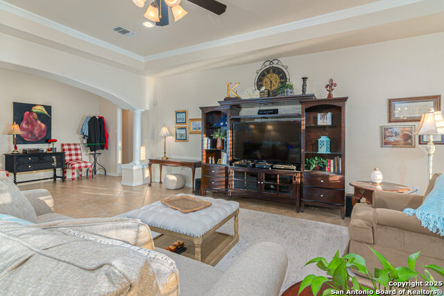 Listing photo id 5 for 170 Castle Breeze