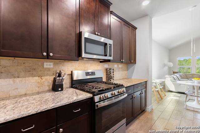 Image 12 of 33 For 10650 Jasmine Bluff