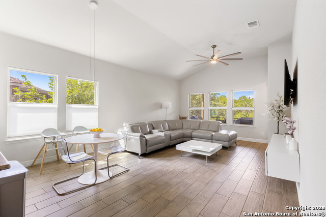Image 14 of 33 For 10650 Jasmine Bluff