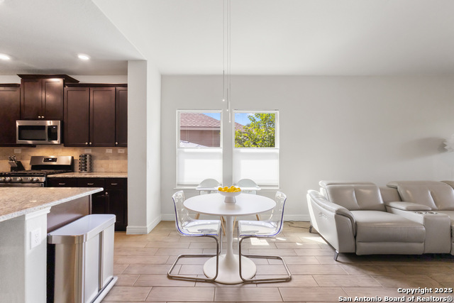 Image 15 of 33 For 10650 Jasmine Bluff