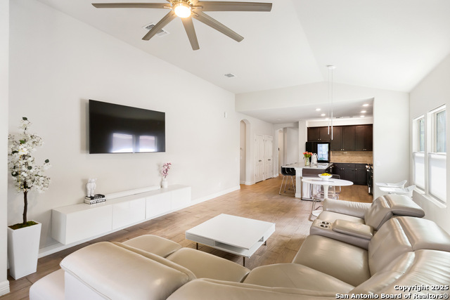 Image 17 of 33 For 10650 Jasmine Bluff