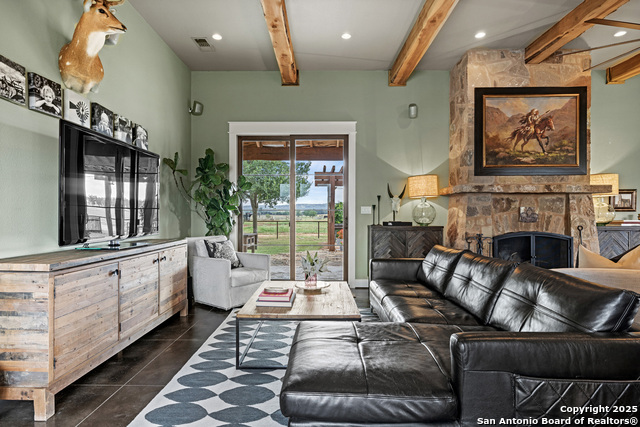 Image 12 of 50 For 5686 Ranch Rd 1631