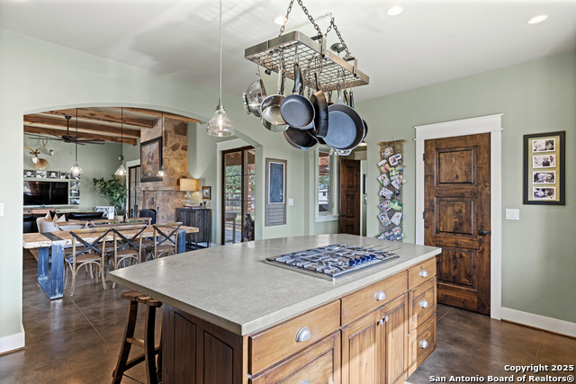 Image 16 of 50 For 5686 Ranch Rd 1631