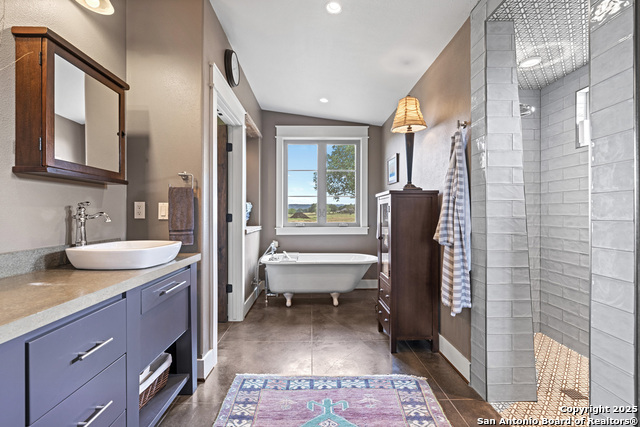 Image 21 of 50 For 5686 Ranch Rd 1631
