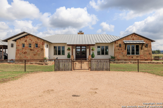 Image 3 of 50 For 5686 Ranch Rd 1631