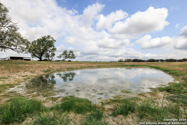 Image 32 of 50 For 5686 Ranch Rd 1631