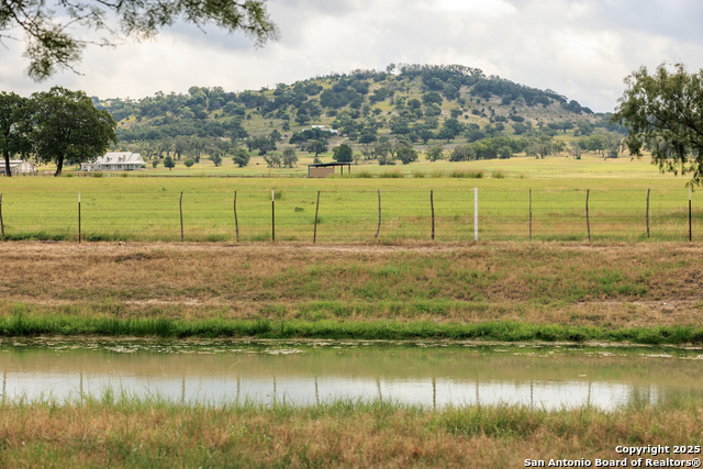 Image 34 of 50 For 5686 Ranch Rd 1631