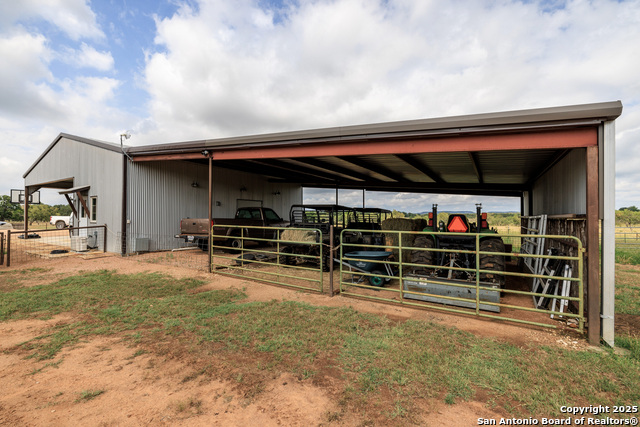 Image 35 of 50 For 5686 Ranch Rd 1631