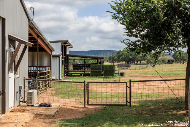Image 6 of 50 For 5686 Ranch Rd 1631