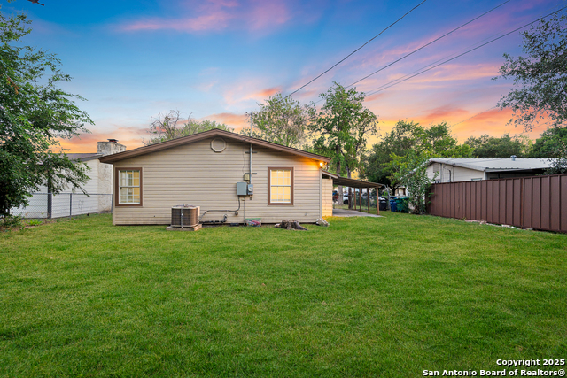 Image 16 of 16 For 835 Deely  