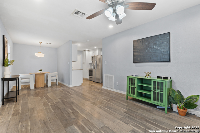 Image 6 of 16 For 835 Deely  