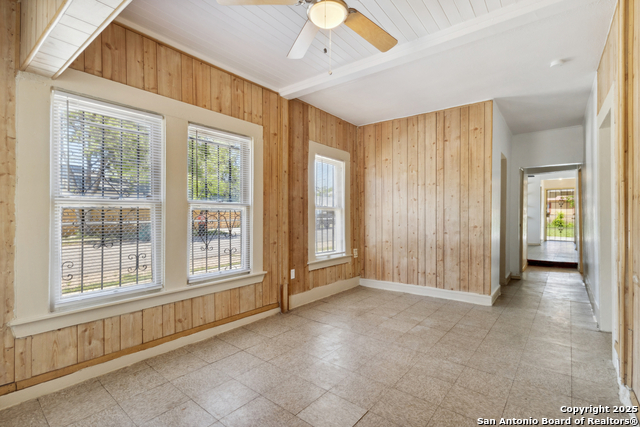 Image 12 of 32 For 2121 San Fernando