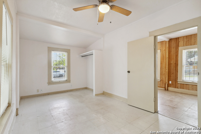 Image 15 of 32 For 2121 San Fernando
