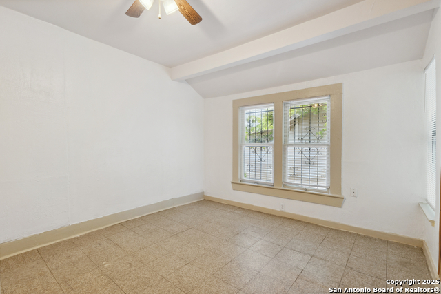 Image 18 of 32 For 2121 San Fernando