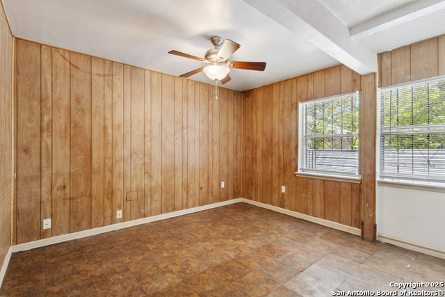 Image 26 of 32 For 2121 San Fernando