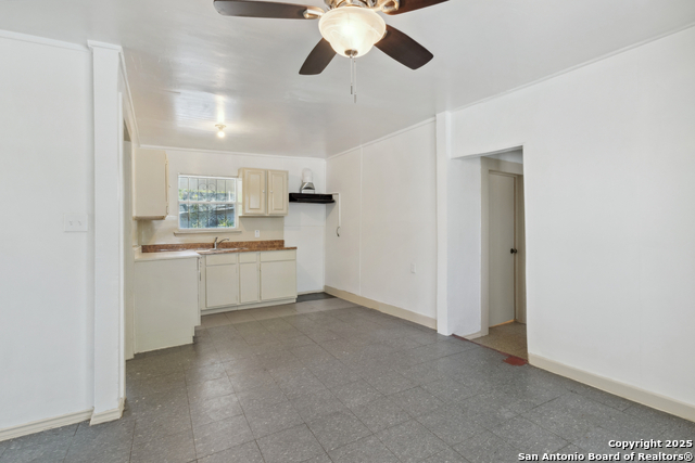 Image 30 of 32 For 2121 San Fernando