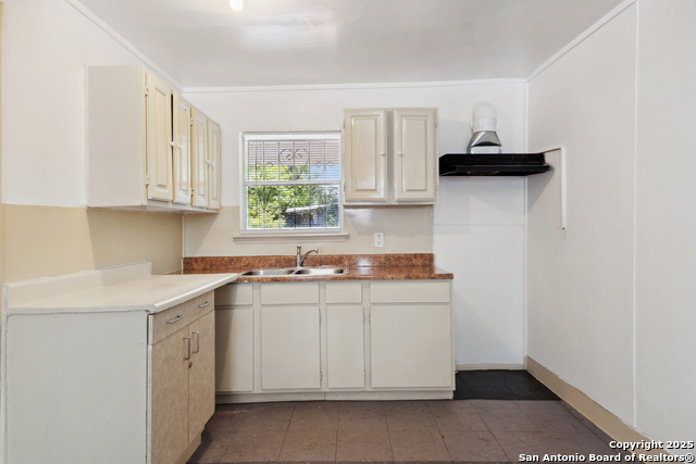Image 32 of 32 For 2121 San Fernando