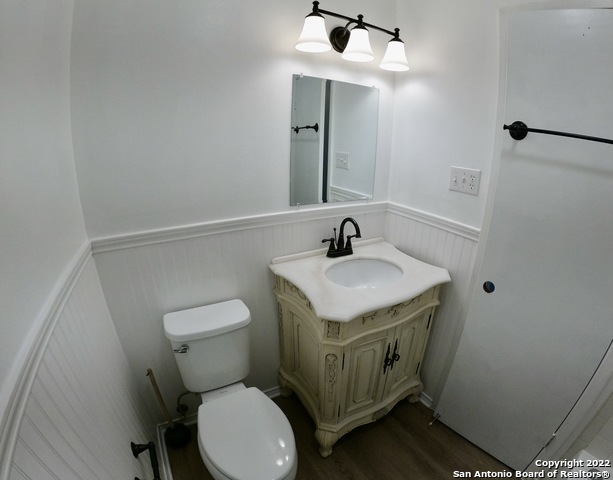 Image 11 of 16 For 1044 Richmond Dr