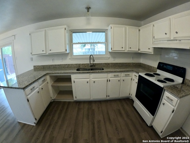 Image 3 of 16 For 1044 Richmond Dr