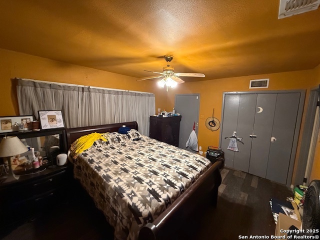 Image 18 of 23 For 257 Glenoak  