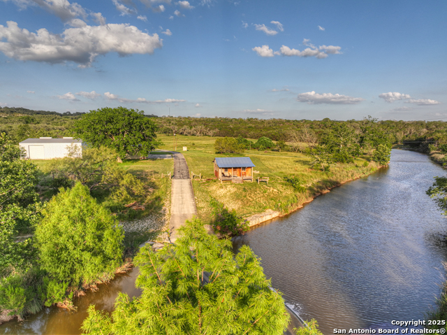 Listing photo id 104 for 1514 Fm 1376