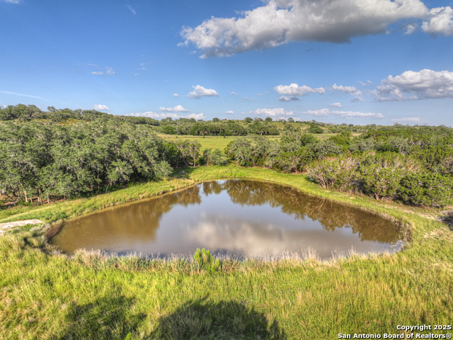 Listing photo id 108 for 1514 Fm 1376