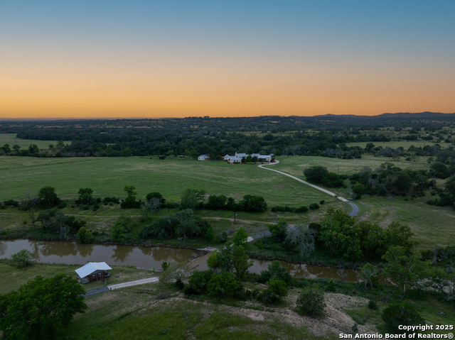 Listing photo id 110 for 1514 Fm 1376