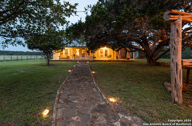 Listing photo id 113 for 1514 Fm 1376