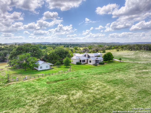 Listing photo id 10 for 1514 Fm 1376