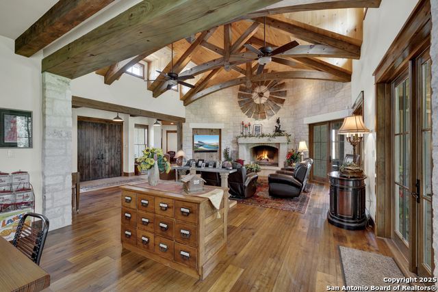Listing photo id 23 for 1514 Fm 1376