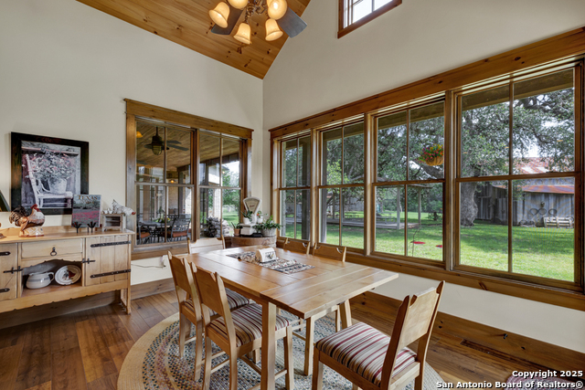 Listing photo id 31 for 1514 Fm 1376