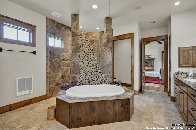 Listing photo id 43 for 1514 Fm 1376