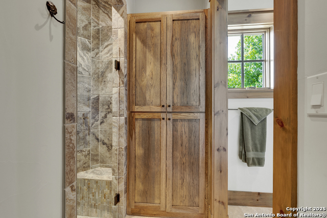 Listing photo id 53 for 1514 Fm 1376