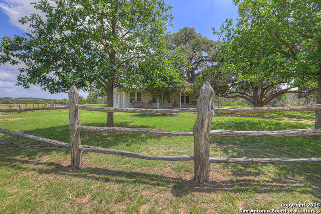Listing photo id 63 for 1514 Fm 1376